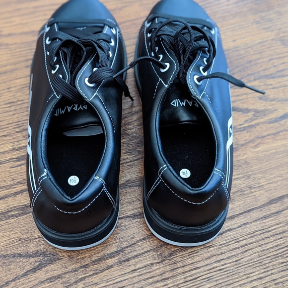 Bowling Shoes - Picture 4 of 6